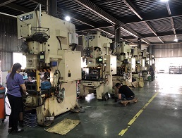 Planta de producción de máquinas de corte.